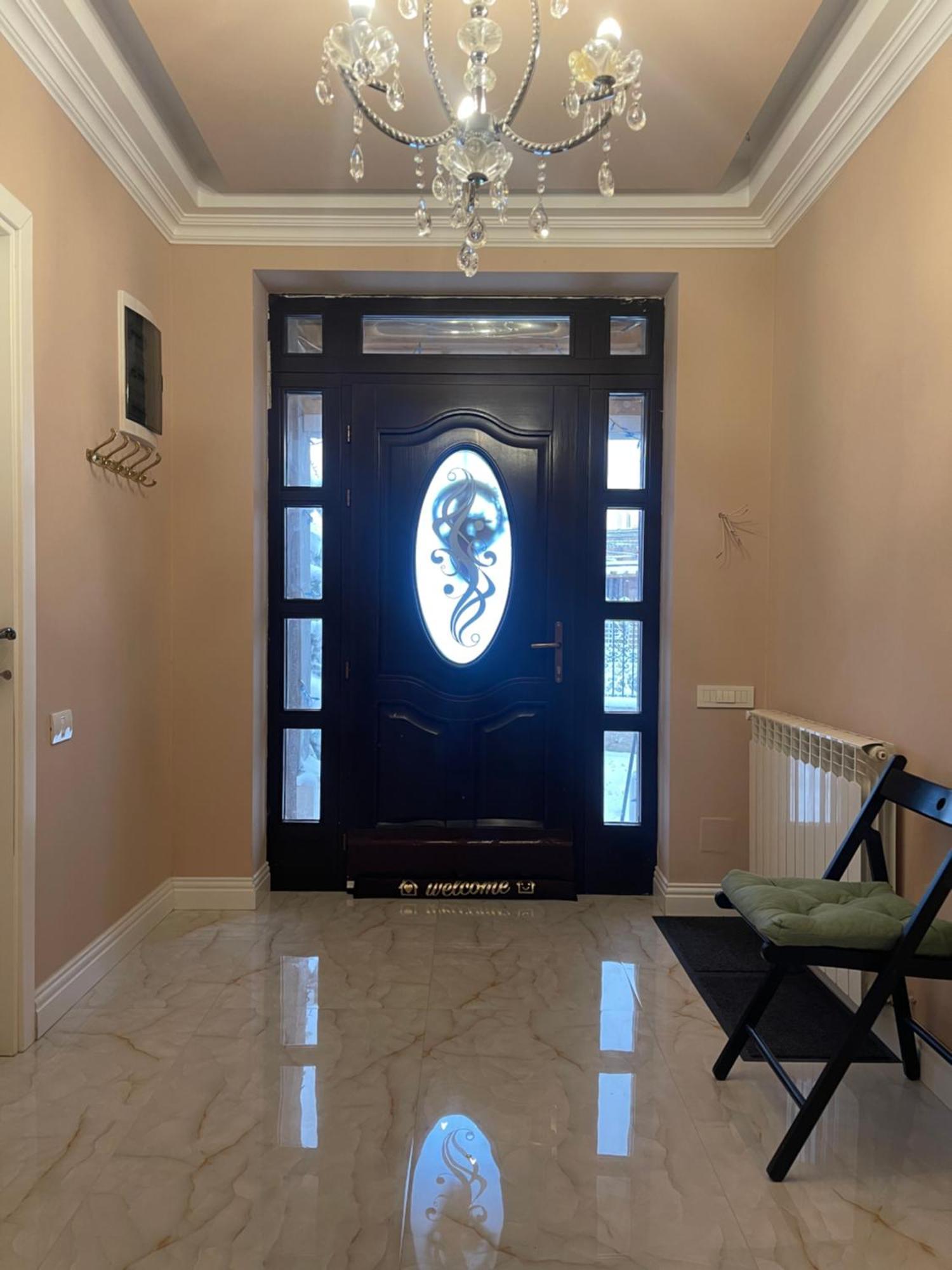 Room In A Private House - 5 Min From Therme And Airport Corbeanca Ngoại thất bức ảnh